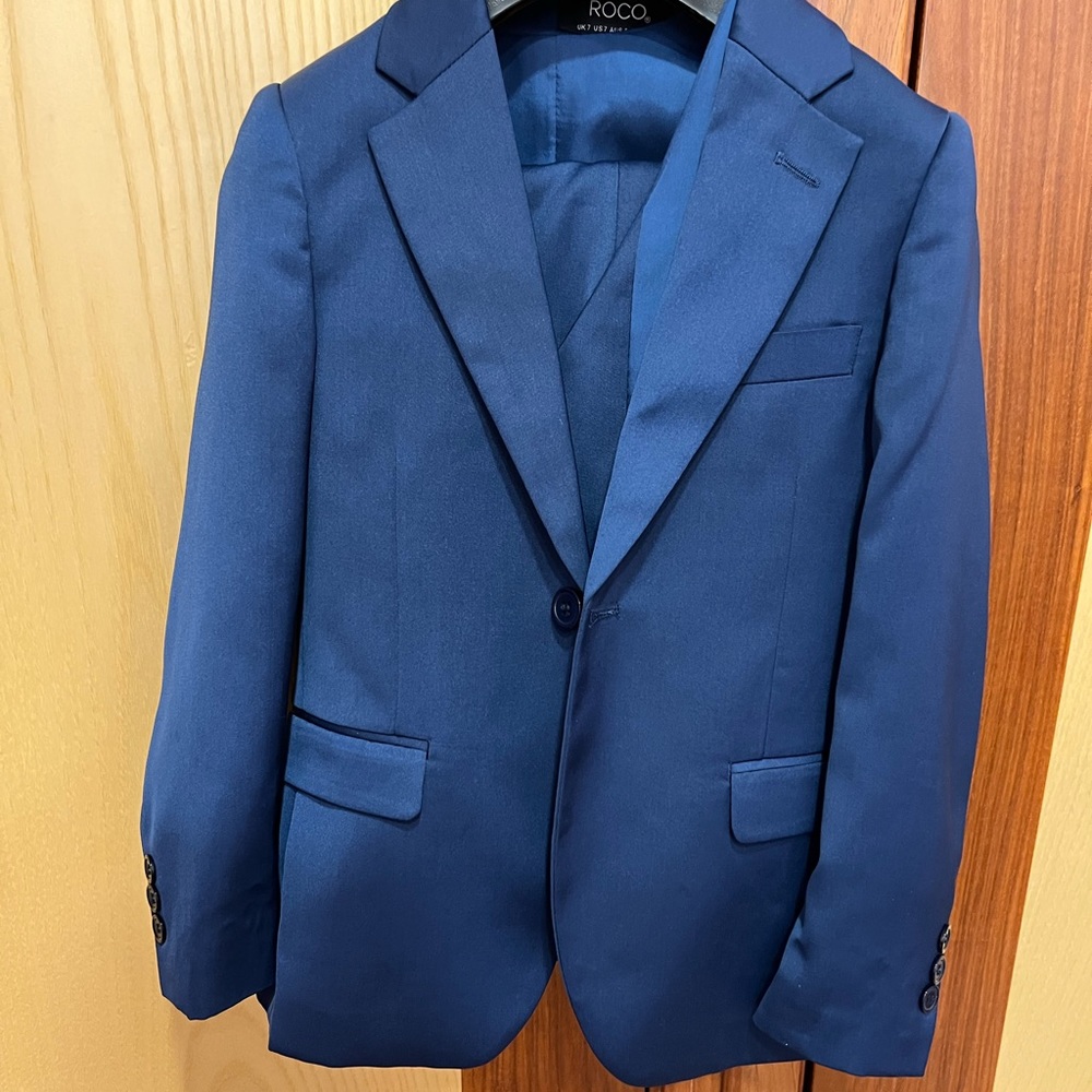 Size 7 boys suit